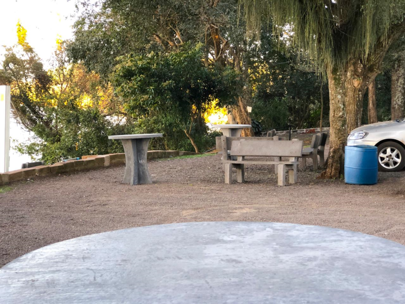 PORTO INTERNACIONAL RECEBE BANCOS E MESAS